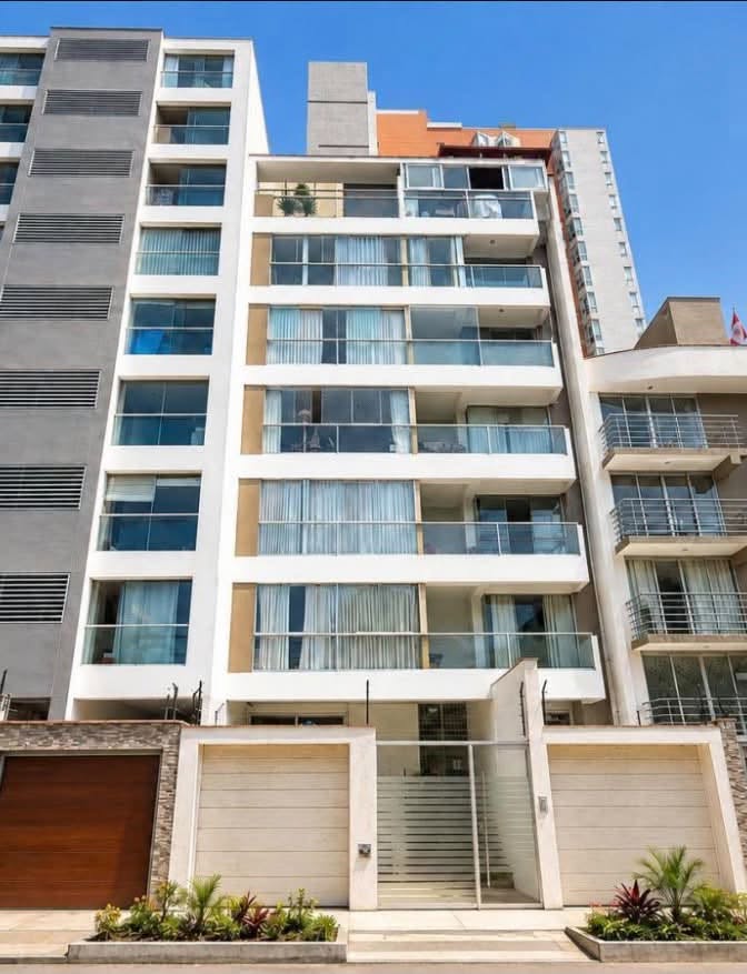 Departamento en Surquillo frente a parque